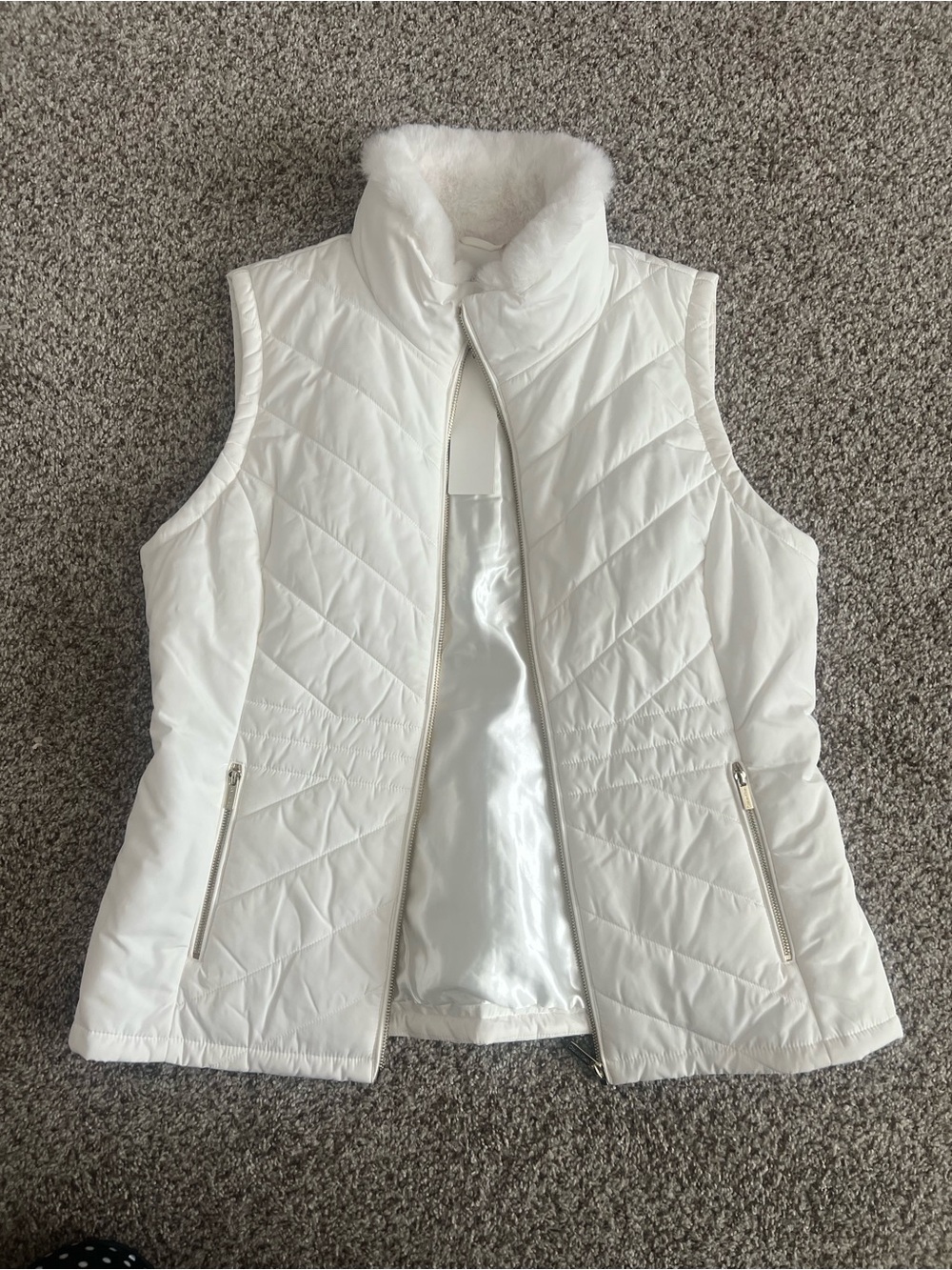 Calvin Klein White Quilted Sleeveless Puffer Vest with Faux-Fur Trim